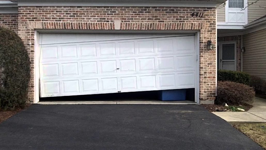 Signs It S Time To Replace The Old Door, Fix Unbalanced Garage Door